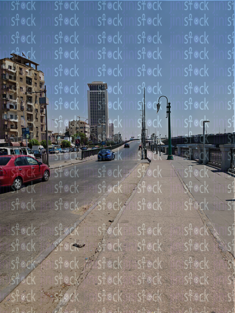 سيارات في اتجاه الكبرى