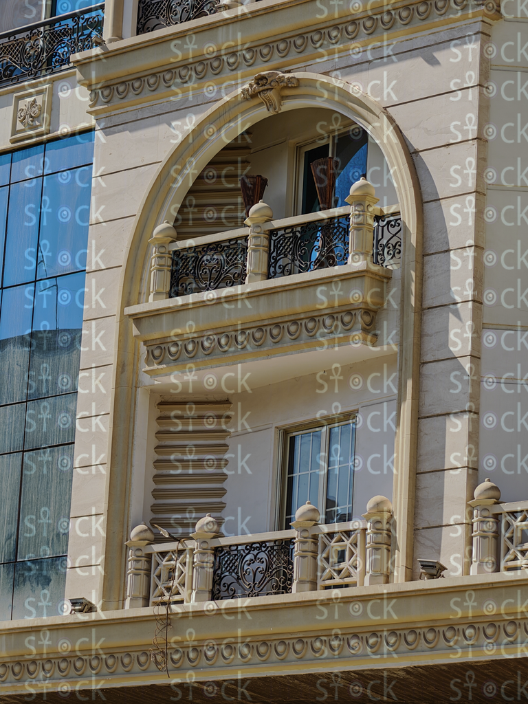 تفاصيل شرفة مقوسه مزخرفه