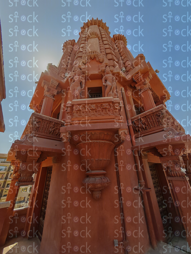 برج القصر بحجر أحمر