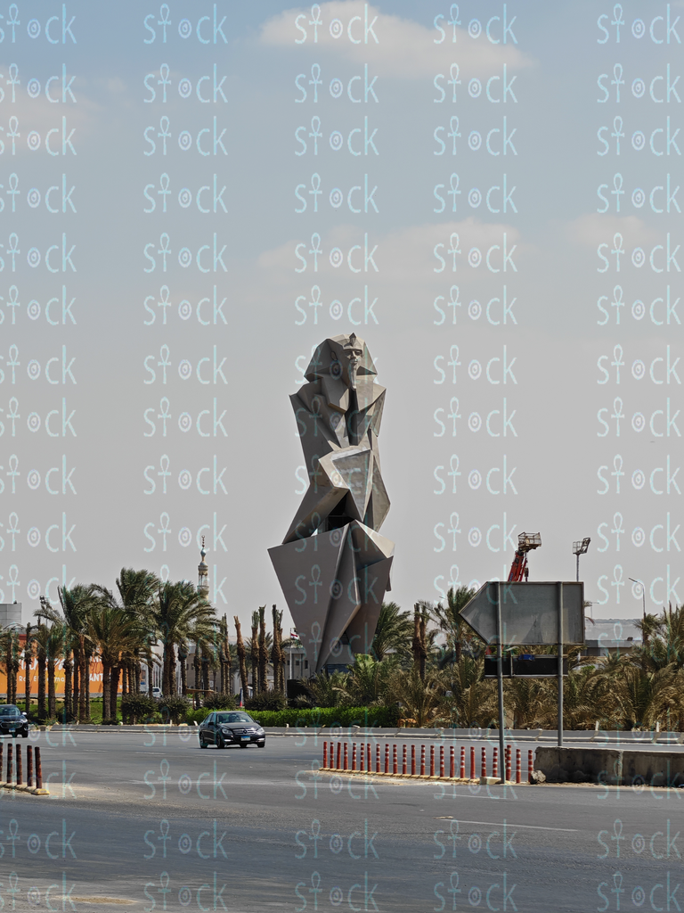 Diaa Awad Statue near GEM