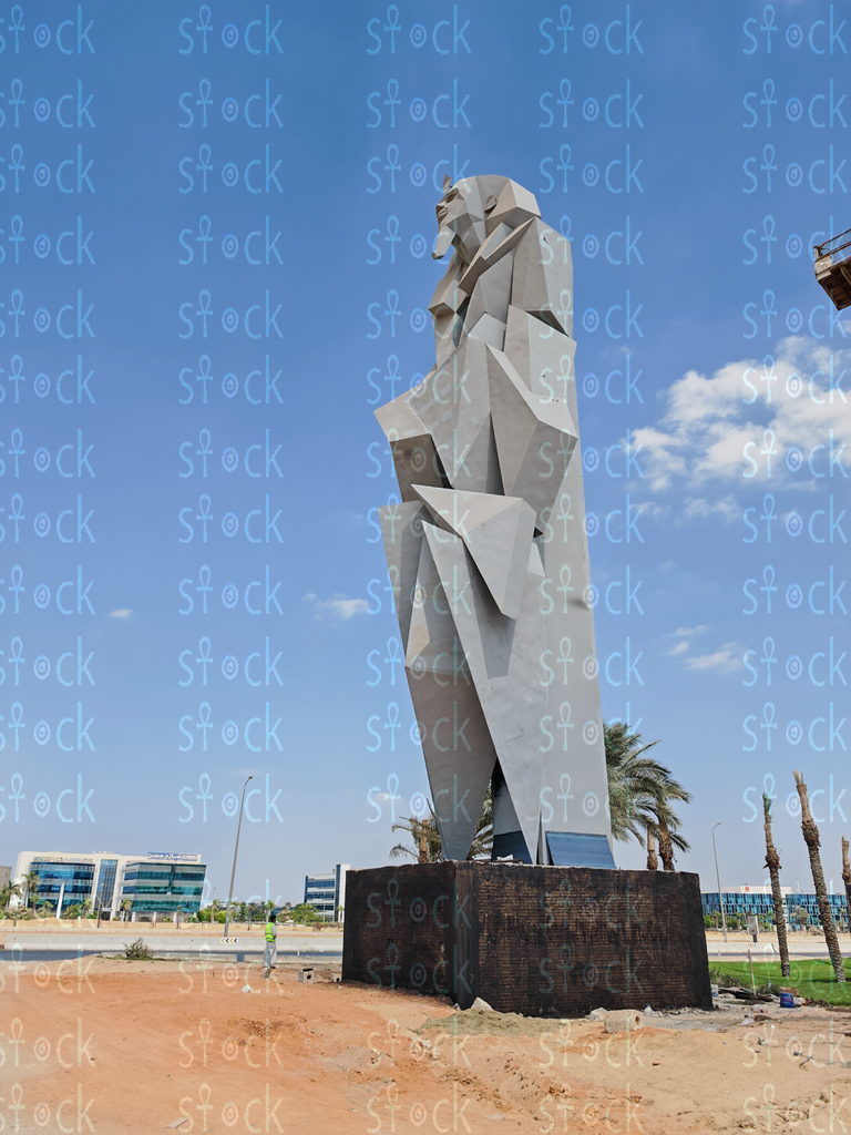  Diaa Awad's statue shown in full