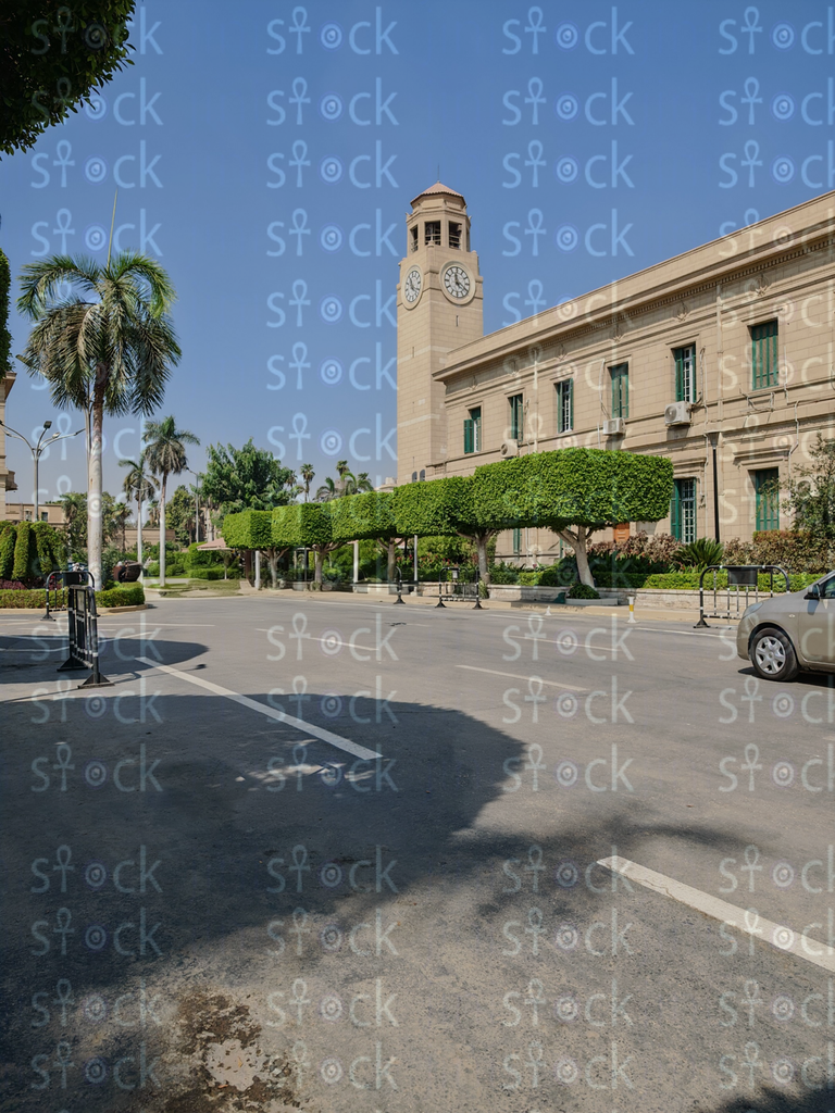 برج ساعة جامعة القاهره المشهور