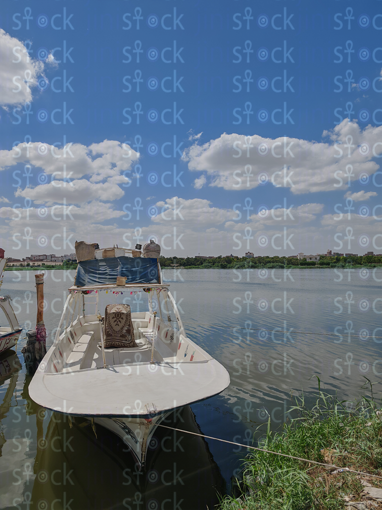 Small boat in Timsah Lake