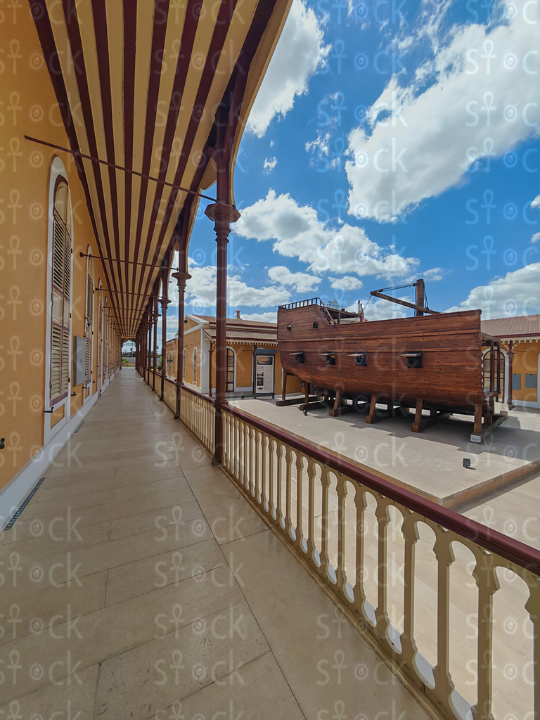 درج مزخرف داخل متحف ديليسبس