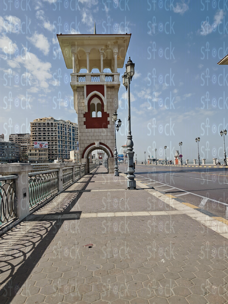 الطريق الحجري المؤدي إلى الجسر