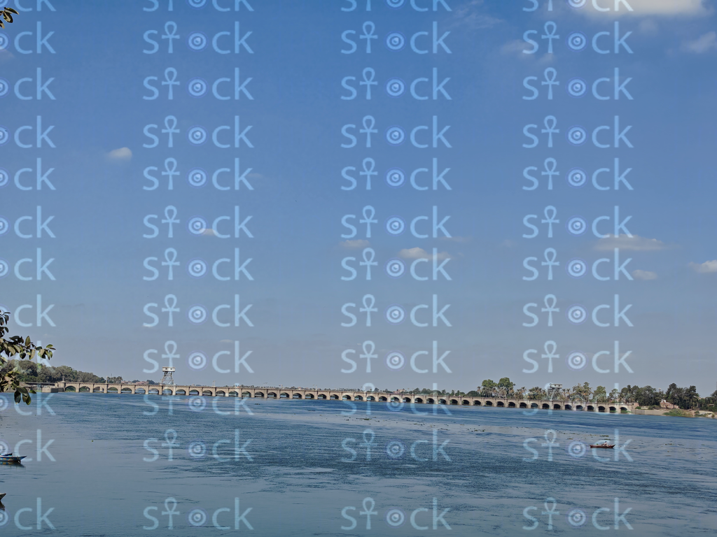  المنظر الرائع للجسور في الصباح