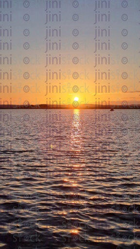 غروب الشمس على بحيرة فطناس فى واحة سيوة .. The sunset view on the lake of Fatnas in Siwa Oasis