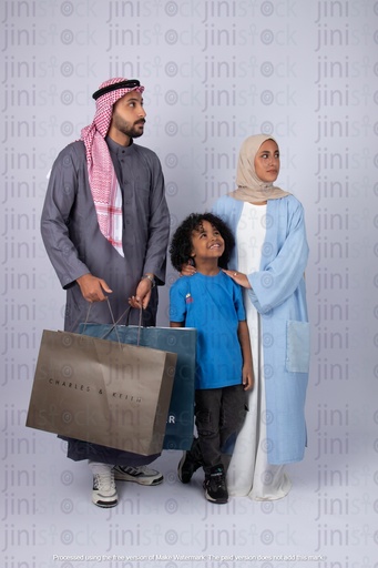 khaliji saudi arab from gulf family shopping
