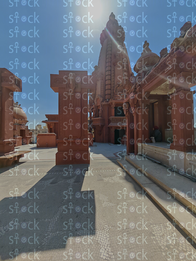 عمود منحوت في شرفة السطح