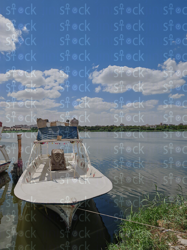 Small boat in Timsah Lake