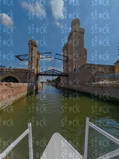  نهر النيل بين ابراج القناطر الأثريه