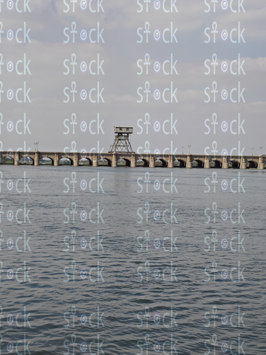 تفصيل آلية التحكم في المياه بهيكل القناطر