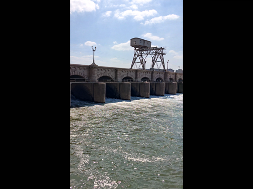 كوبري رشيد في القناطر الخيريه في القليوبيه في مصر